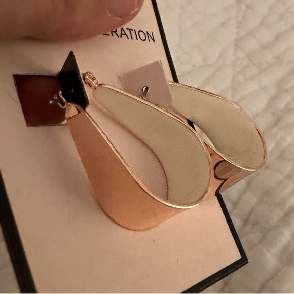 BCBGeneration - Picture 1 of 3